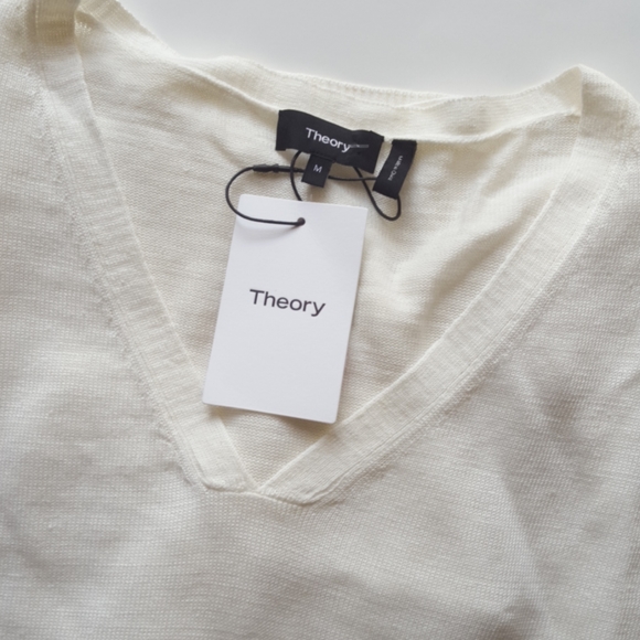 THEORY NWT Larlissa Lightweight V-Neck Swe… - Picture 13 of 15